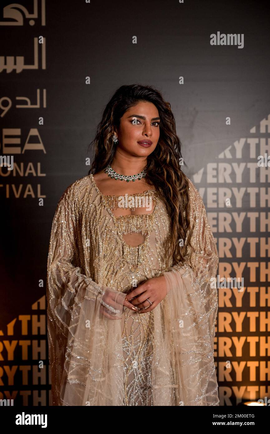 L'actrice indienne Priyanka Chopra marche le tapis rouge alors qu'elle arrive à la cérémonie d'ouverture du Festival du film de la mer Rouge 2nd, à Djeddah, en Arabie Saoudite, sur 1 décembre 2022. Photo de Balkis Press/ABACAPRESS.COM Banque D'Images