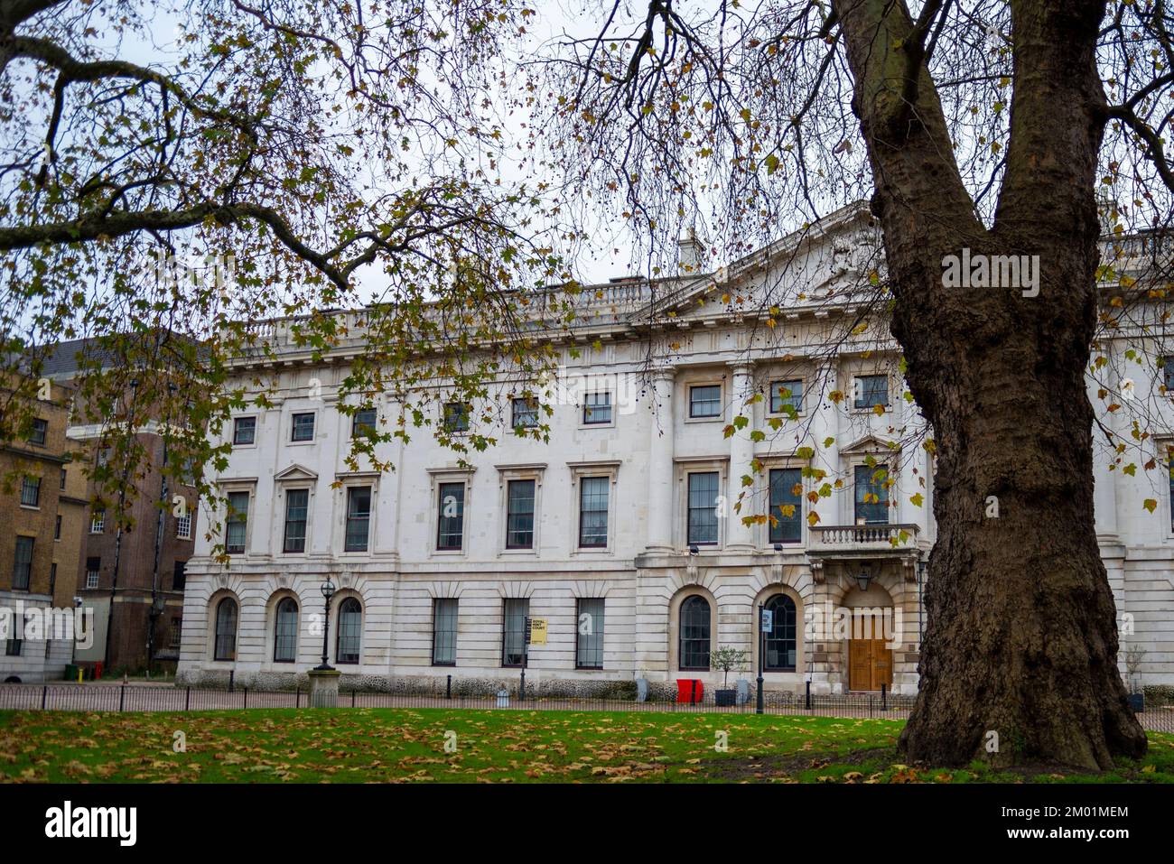 Ville de Londres, Royaume-Uni. 3rd décembre 2022. La Cour royale de la monnaie a été le siège de la monnaie royale de 1809 à 1967. En mai 2018, le site a été vendu à la République populaire de Chine pour être utilisé pour leur nouvelle ambassade de Londres, mais le Conseil de Tower Hamlets a maintenant rejeté les plans cette semaine pour un tel développement Banque D'Images