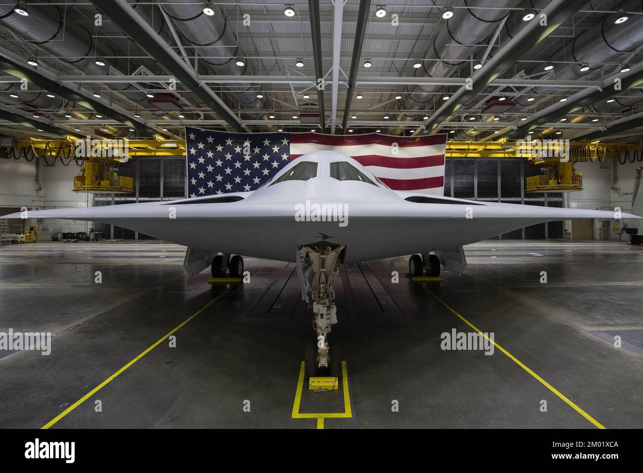 Palmdale, États-Unis. 28th novembre 2022. Le robeur B-21 de Northrop Grumman, un bombardier stratégique furtif conçu pour la US Air Force, a été dévoilé au public lors d'une cérémonie à 2 décembre 2022, à Palmdale, en Californie. Conçu pour fonctionner dans l'environnement de menace haut de gamme de demain, le B-21 jouera un rôle essentiel pour assurer la capacité de puissance aérienne durable de l'Amérique. Photo aux États-Unis Force aérienne/UPI crédit: UPI/Alay Live News Banque D'Images