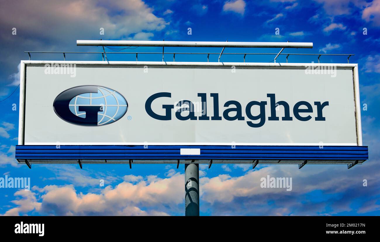 POZNAN, POL - SEP 13, 2022: Panneau publicitaire affichant le logo d'Arthur J. Gallagher and Co, une maison de courtage d'assurance et de gestion des risques à l'échelle mondiale Banque D'Images