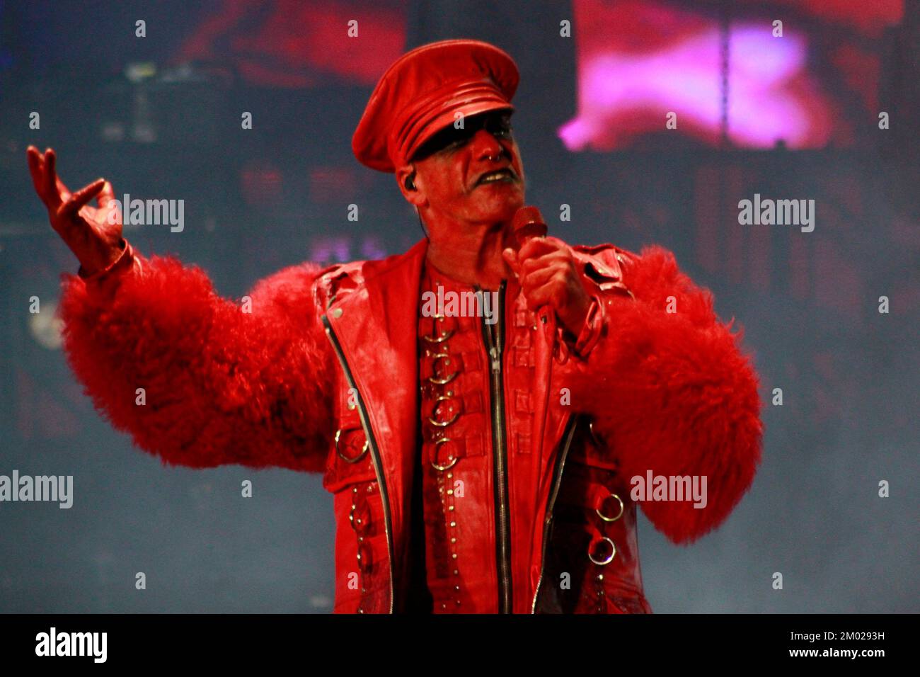 Toluca, Mexique. 02nd décembre 2022. 02 décembre 2022, Toluca, Mexique: Chanteur jusqu'à Lindemann du groupe allemand Rammstein, se produit sur la scène de l'Enfer pendant le festival de métaux Enfer et ciel au forum Pegasus. Sur 2 décembre 2022 à Toluca, Mexique. (Photo de Carlos Santiago/ Eyepix/NurPhoto) Credit: NurPhoto/Alay Live News Banque D'Images