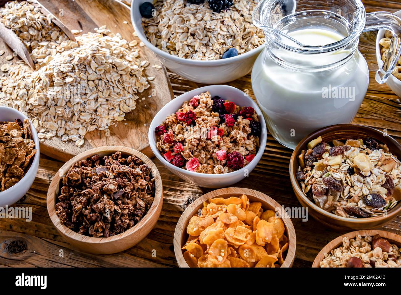 La composition avec différentes sortes de produits de céréales de petit déjeuner Banque D'Images