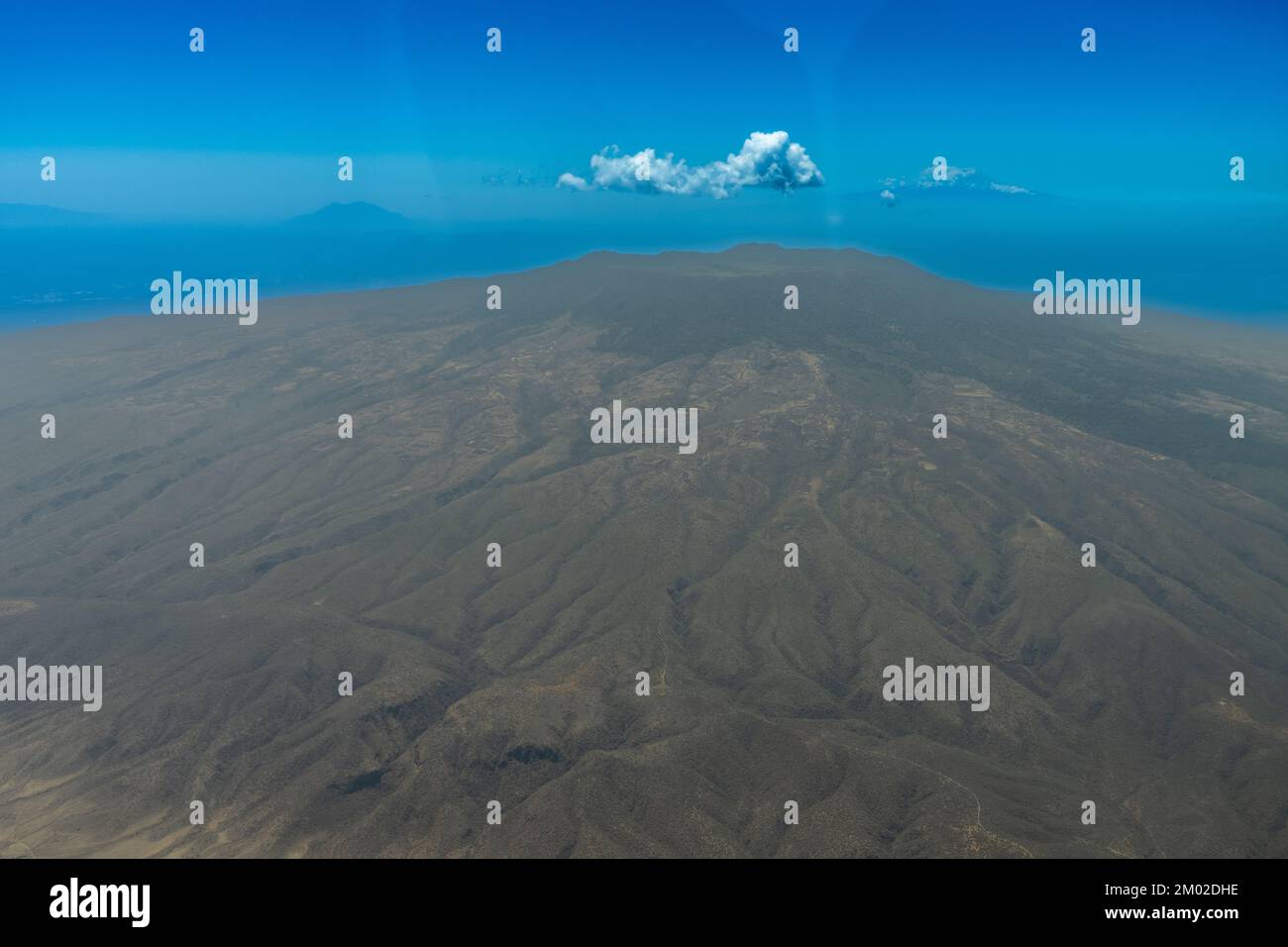 Photographie aérienne des montagnes des volcans en Tanzanie Banque D'Images