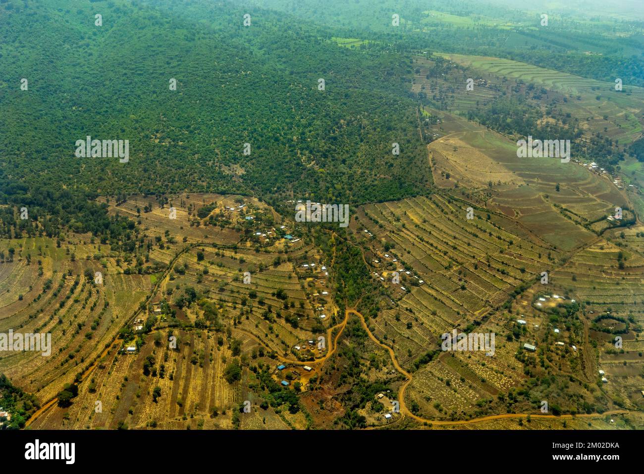 Photographie aérienne des fVlages et des champs cultivés en Tanzanie Banque D'Images