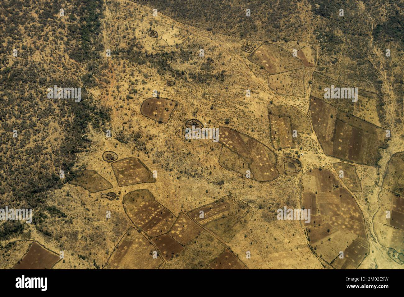Photographie aérienne de champs et de plaines en Tanzanie Banque D'Images
