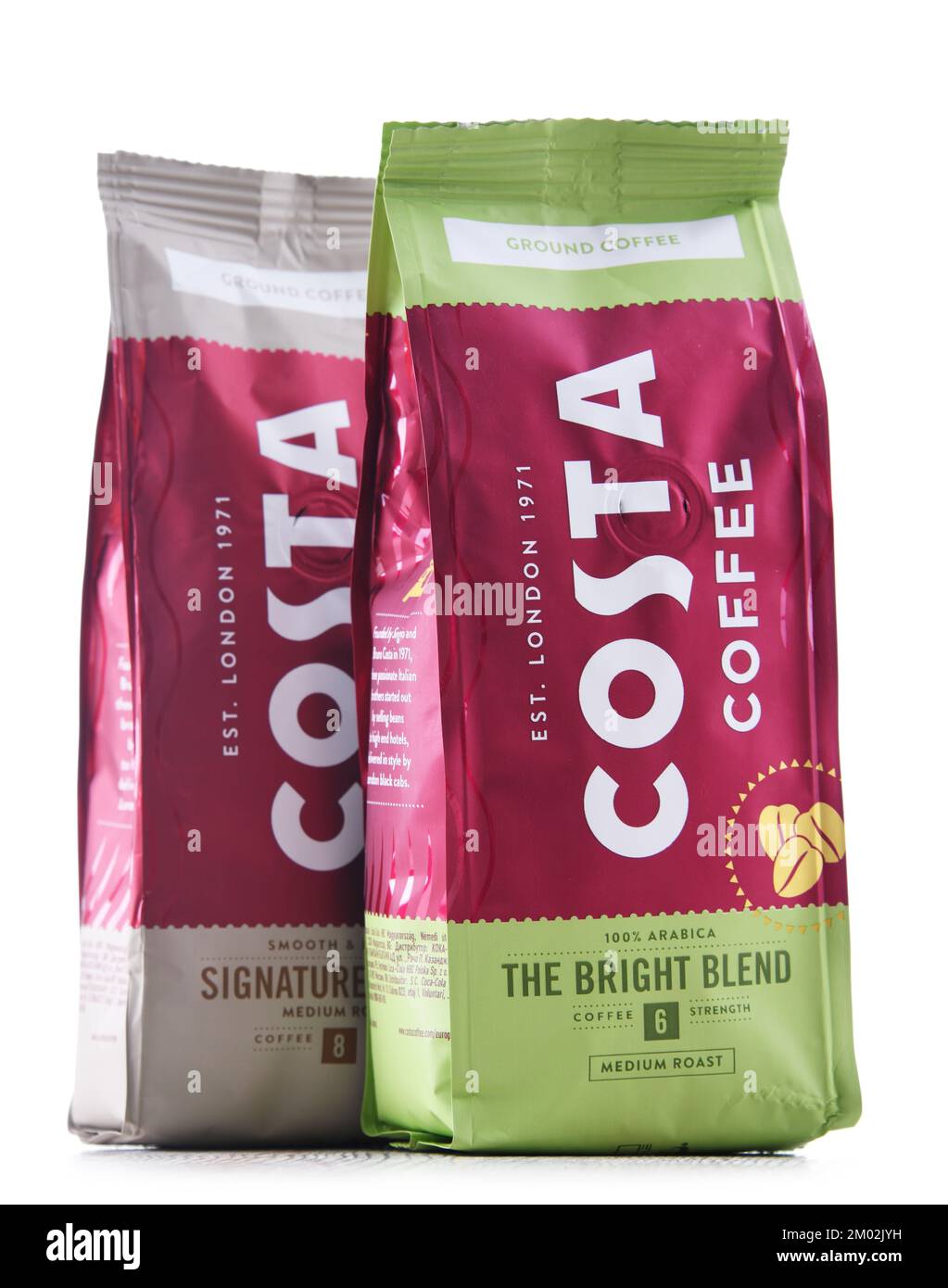 POZNAN, POLOGNE - JUL 14, 2022: Paquets de Costa Coffee, une marque de la société multinationale britannique de coffee House dont le siège social est à Dunstable, Bedfordshire Banque D'Images