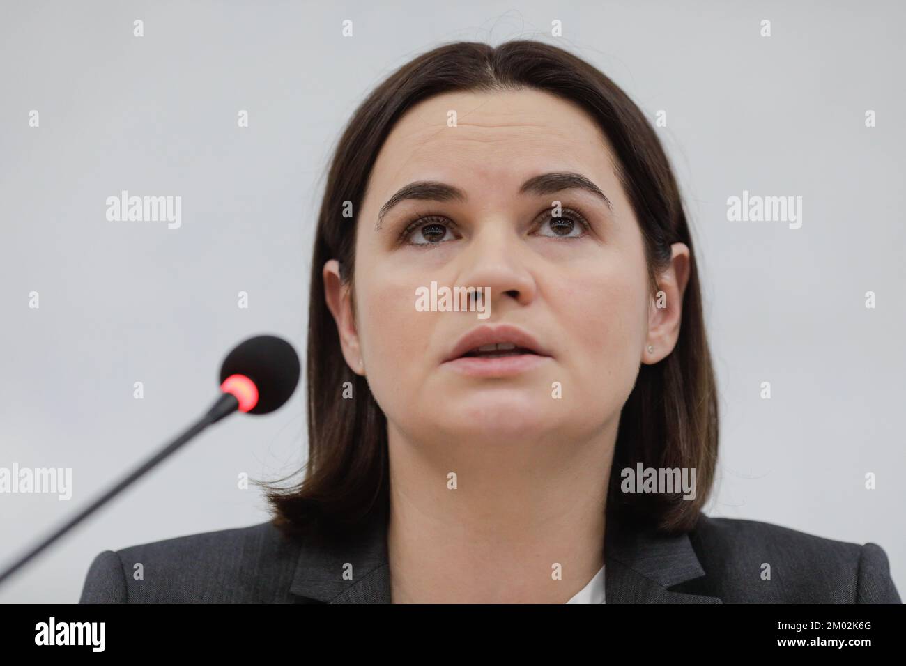 Bucarest, Roumanie - 29 novembre 2022: La Sviatlana Heorhiyeuna Tsikhanouskaya, leader du mouvement démocratique bélarussien, tient une conférence de presse Banque D'Images