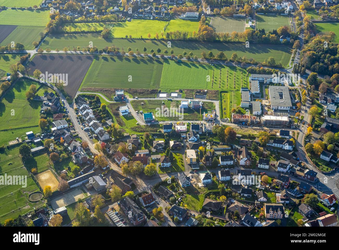 Vue aérienne, nouvelle zone de construction Pastoratsfeld, colonie de protection du climat à Kiebitzweg, centre de retraite Peter et Paul, région de Metler, Kamen, Ruhr Banque D'Images