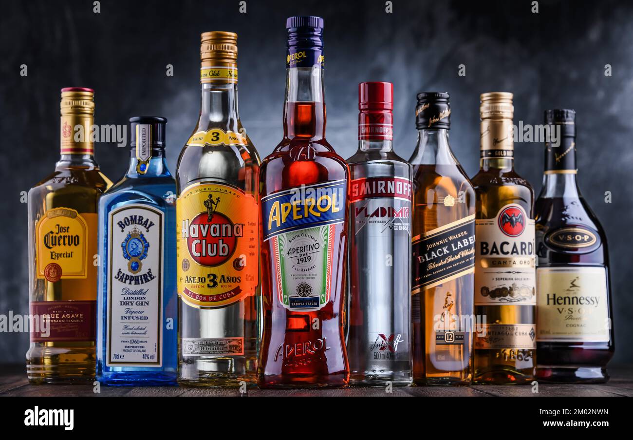 POZNAN, POL OCT 27, 2021 bouteilles de diverses marques