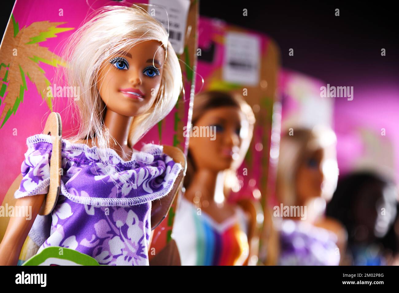 Children barbie Banque de photographies et d'images à haute résolution -  Alamy