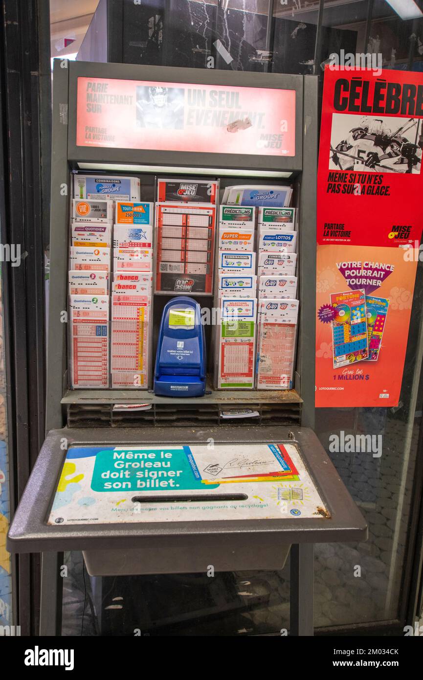 Vente de billets de loterie à la station de métro Peel à Montréal, Québec, Canada Banque D'Images