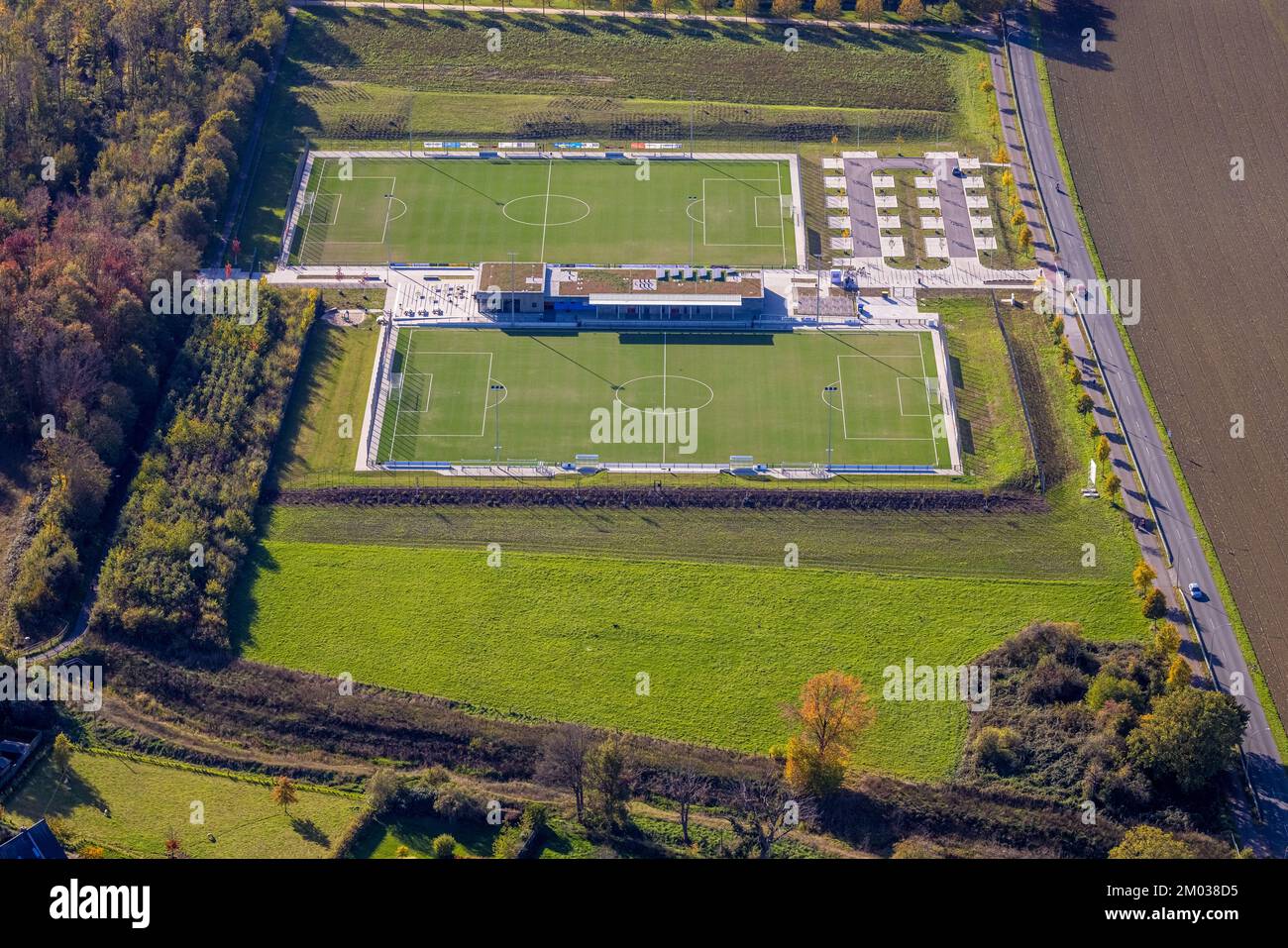 Luftbild, Neuer Fußballplatz am Schulzentrum, Tersteegenstraße, Neukirchen, Neukirchen-Vluyn, Ruhrgebiet, Niederrhein, Nordrhein-Westfalen, Deutschlan Banque D'Images