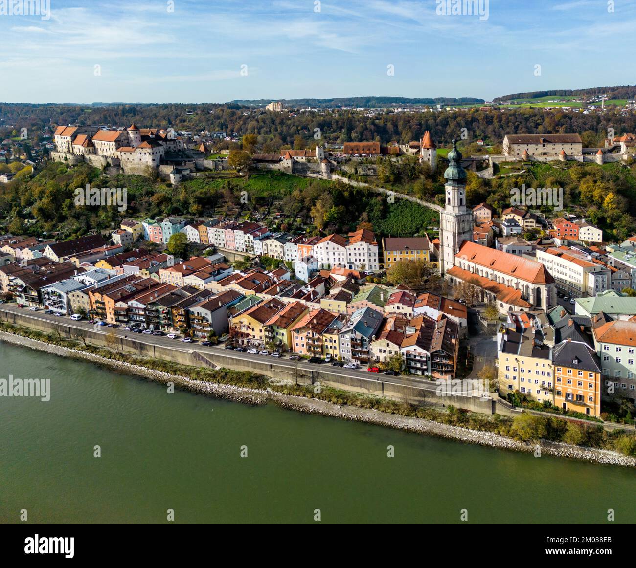 Vue aérienne sur la vieille ville de Burghausen à la frontière de l'Autriche en Bavière, Allemagne Banque D'Images