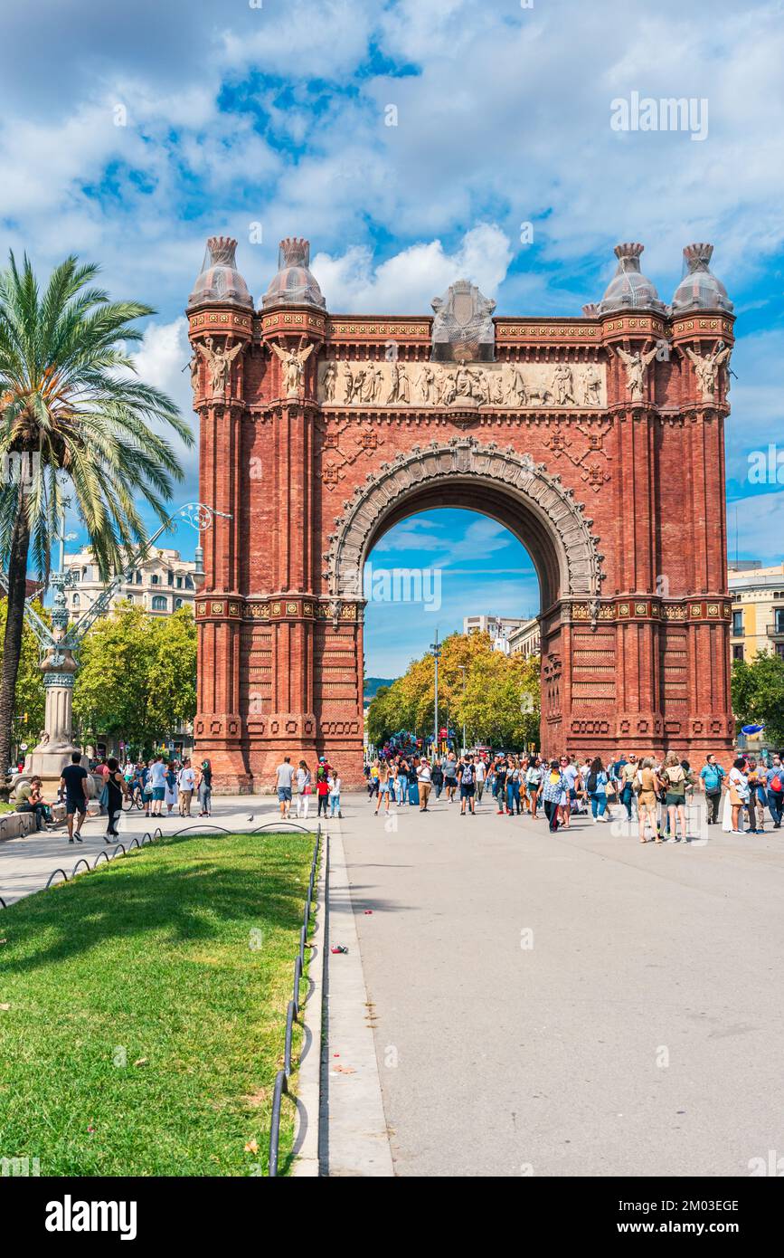 Arco de Triunfo de Barcelona et Promenade Passeig de Lluis Companys, Barcelone, Catalogne, Espagne, Europe Banque D'Images