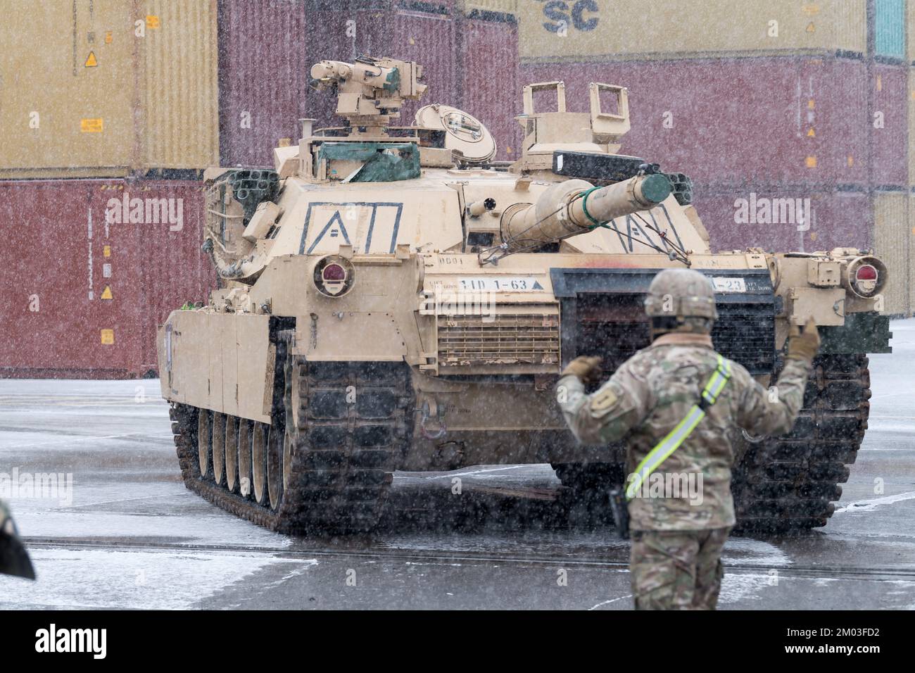 Gdynia, Pologne. 3rd décembre 2022. Arrivée de l'armée américaine 2nd Brigade blindée équipe de combat, 1st Division d'infanterie équipement militaire en théâtre comme support Atlantic Resolve © Wojciech Strozyk / Alay Live News Banque D'Images