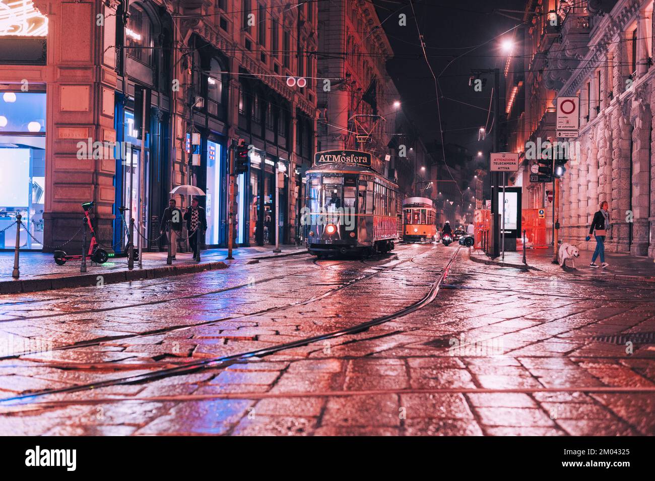 Nuit de pluie à Milan Banque D'Images