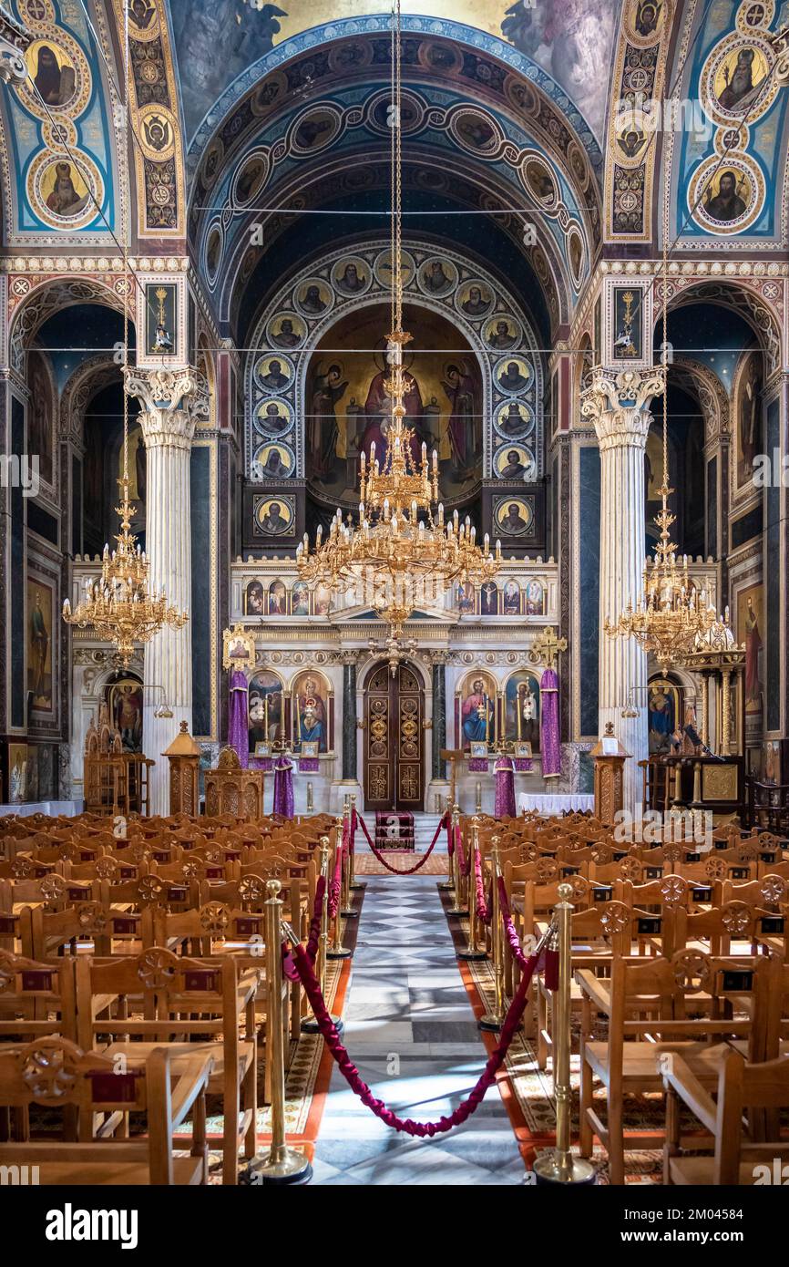 Cathédrale de l'Annonciation, Eglise orthodoxe grecque, autel et rangées de chaises, intérieur décoré, Athènes, Grèce, Europe Banque D'Images