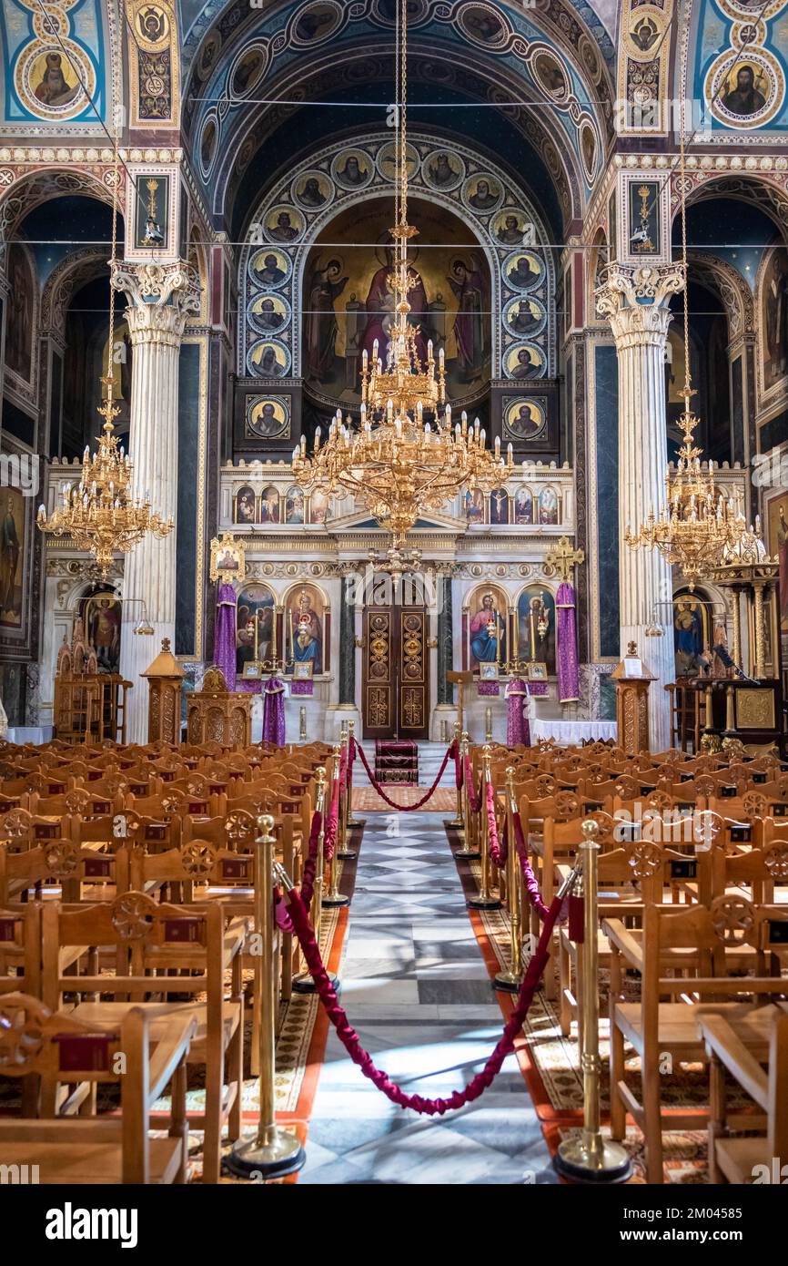 Cathédrale de l'Annonciation, Eglise orthodoxe grecque, autel et rangées de chaises, intérieur décoré, Athènes, Grèce, Europe Banque D'Images