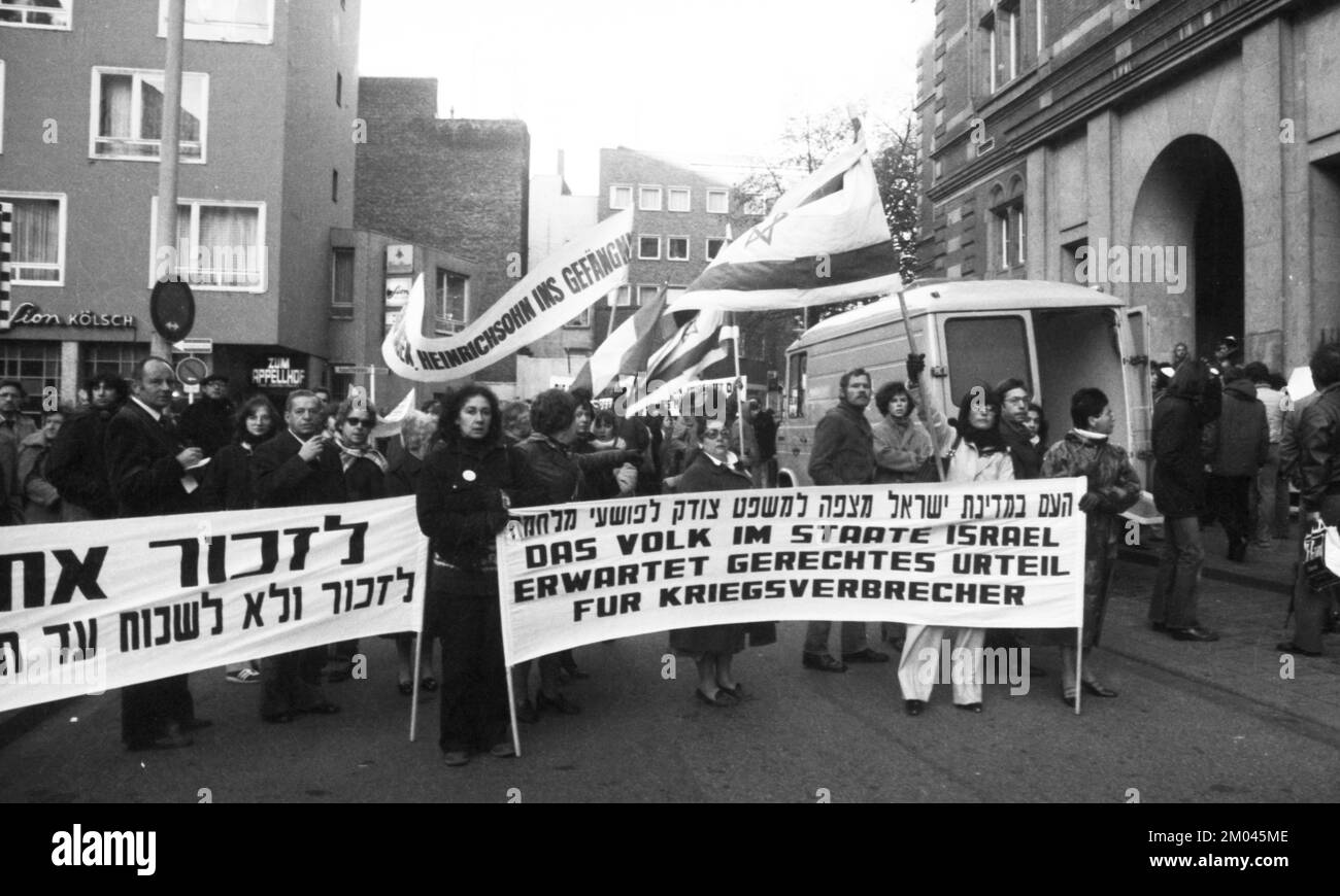 Les juifs français et les victimes allemandes nazies ont manifesté pour une condamnation de l'ancien chef de la Gestapo à Paris, Kurt Lischka, le 23.10.1979 devant Banque D'Images Les juifs français et les victimes allemandes nazies ont manifesté pour une condamnation de l'ancien chef de la Gestapo à Paris, Kurt Lischka, le 23.10.1979 devant Banque D'Images