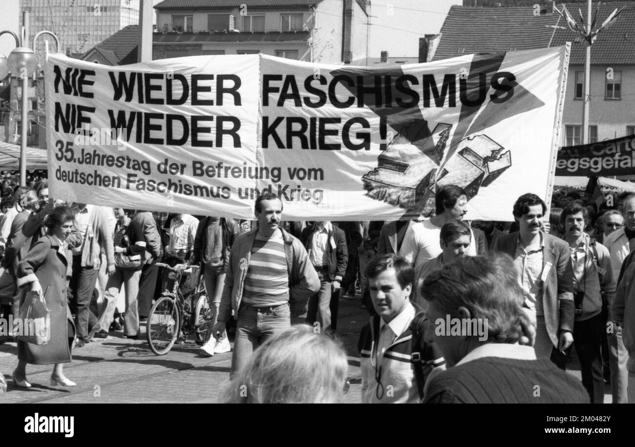 Le congrès anniversaire de 35th pour mettre fin au régime fasciste s'est accompagné d'une manifestation et d'un rassemblement à Mannheim, en Allemagne, le 10 mai 1980 Banque D'Images