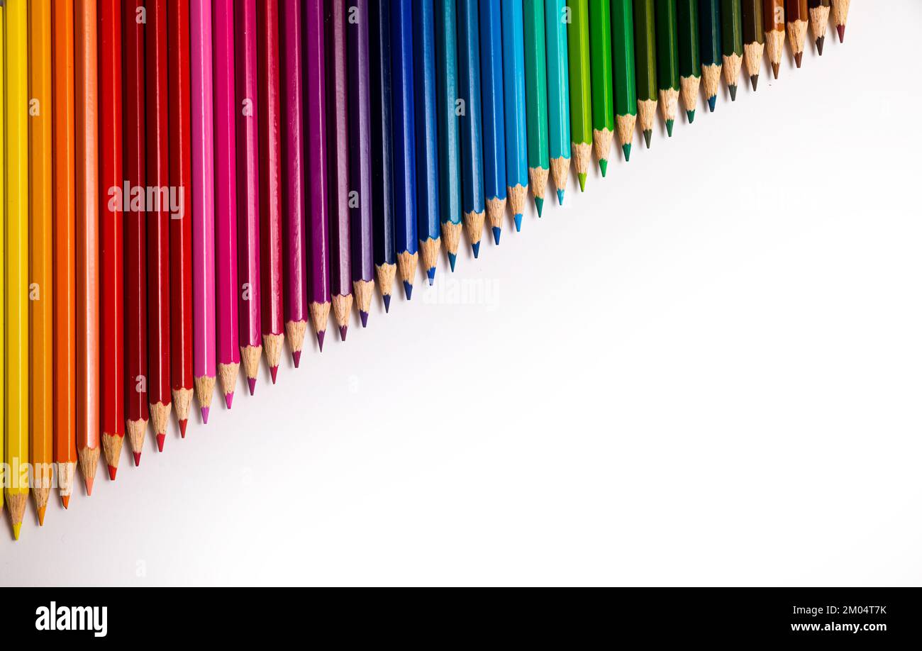 crayons multicolores sur fond multicolore, gros plan, espace de copie, art  moderne. Design moderne 15269980 Photo de stock chez Vecteezy