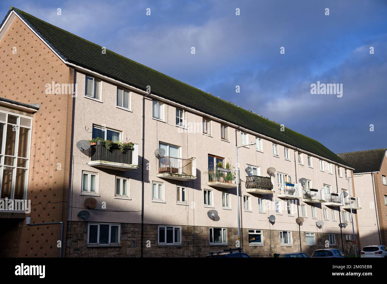 Les appartements du conseil dans les logements pauvres avec de nombreuses questions de protection sociale à Linwood Banque D'Images