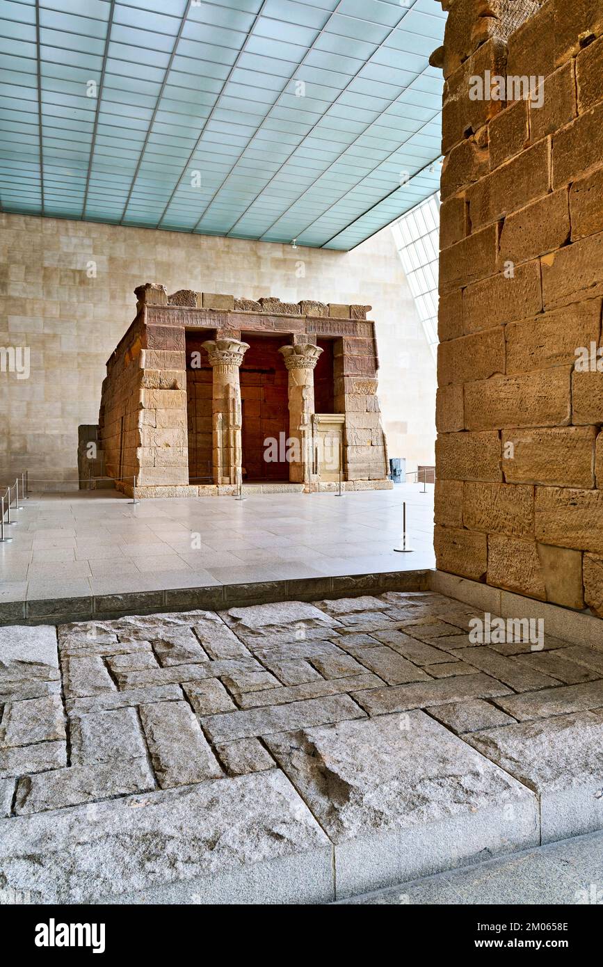 New York. Manhattan. États-Unis. Le Metropolitan Museum of Art Art égyptien Temple de Dendur Banque D'Images