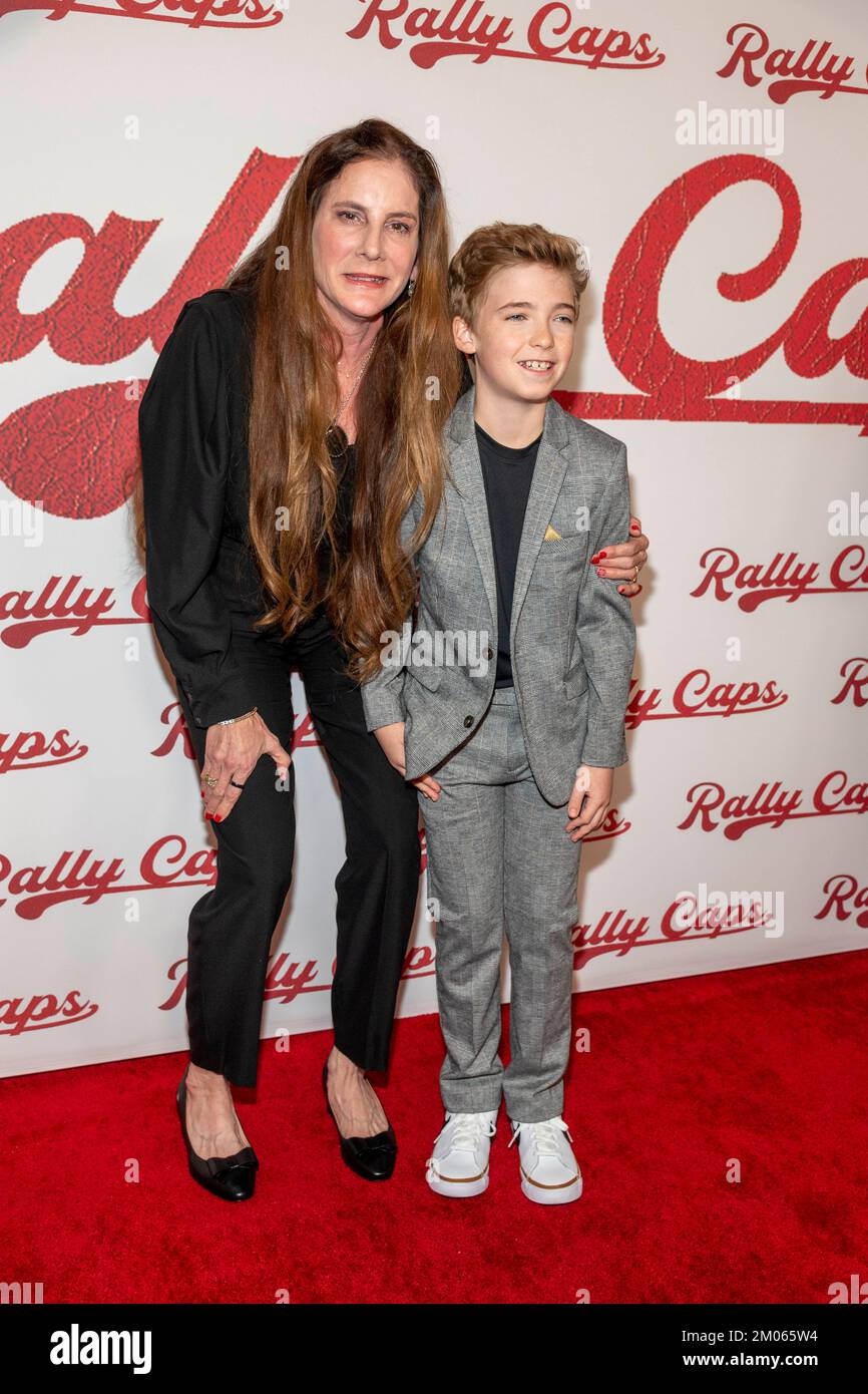 Los Angeles, Californie, États-Unis. 03rd décembre 2022. Amy Williams, Carson Minniear assister à Los Angeles projection privée de 'Rally Caps' à DGA, Los Angeles, CA 3 décembre 2022 Credit: Eugene Powers/Alay Live News Banque D'Images