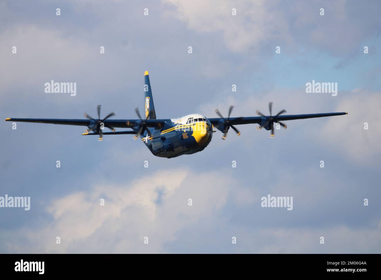 US Navy Blue Angels C-130 Hercules 'Fat Albert' volant à NAS Pensacola Banque D'Images