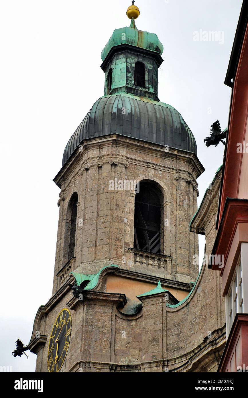 Cathédrale d'Innsbruck, également connue sous le nom de cathédrale Saint-Pétersbourg James, est une cathédrale baroque du 18th siècle située dans la ville d'Innsbruck, en Autriche, en Europe Banque D'Images