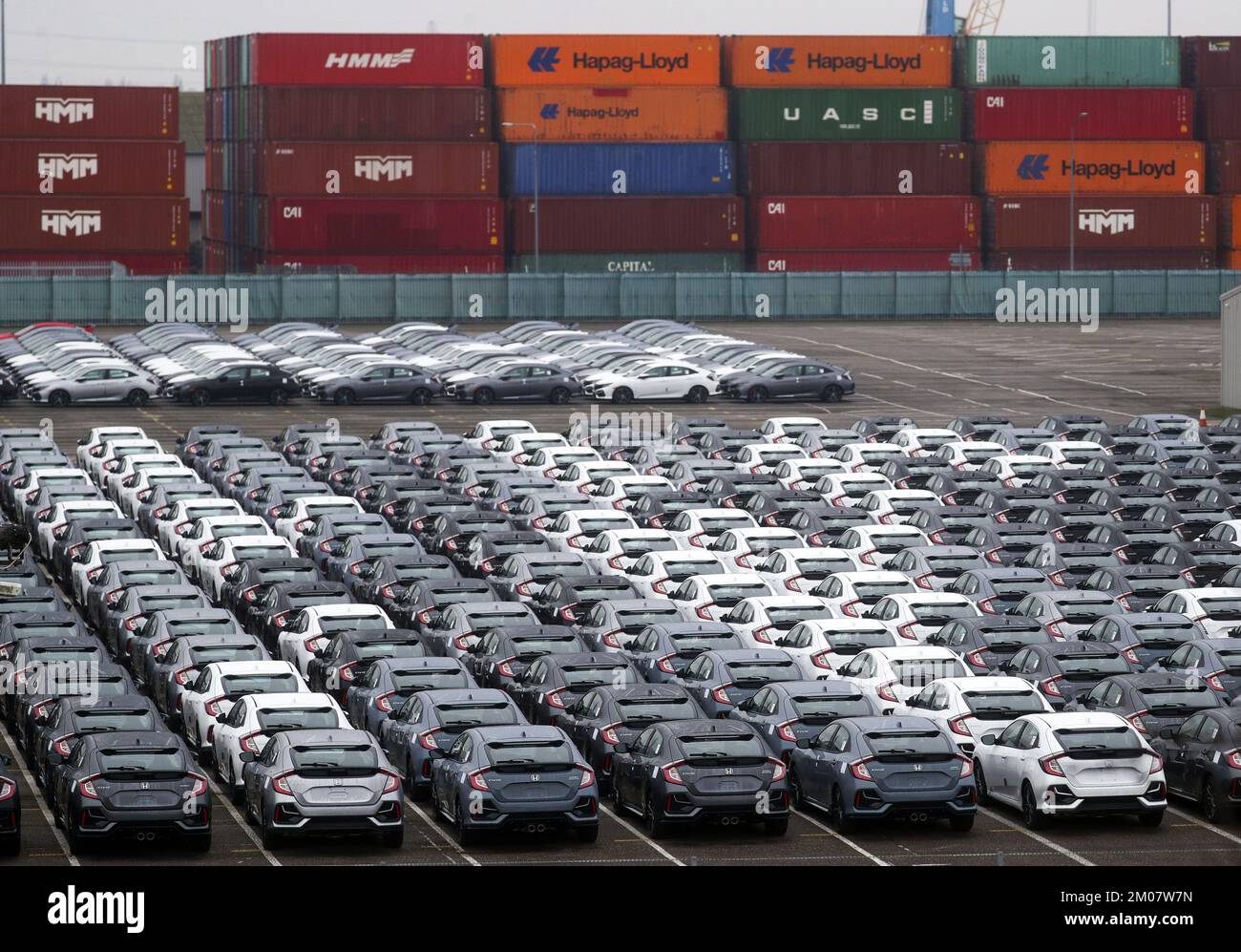 Photo du dossier en date du 01/01/21 de nouvelles voitures au port de Southampton, le marché des nouvelles voitures du Royaume-Uni ayant enregistré un quatrième mois de croissance successif. Banque D'Images