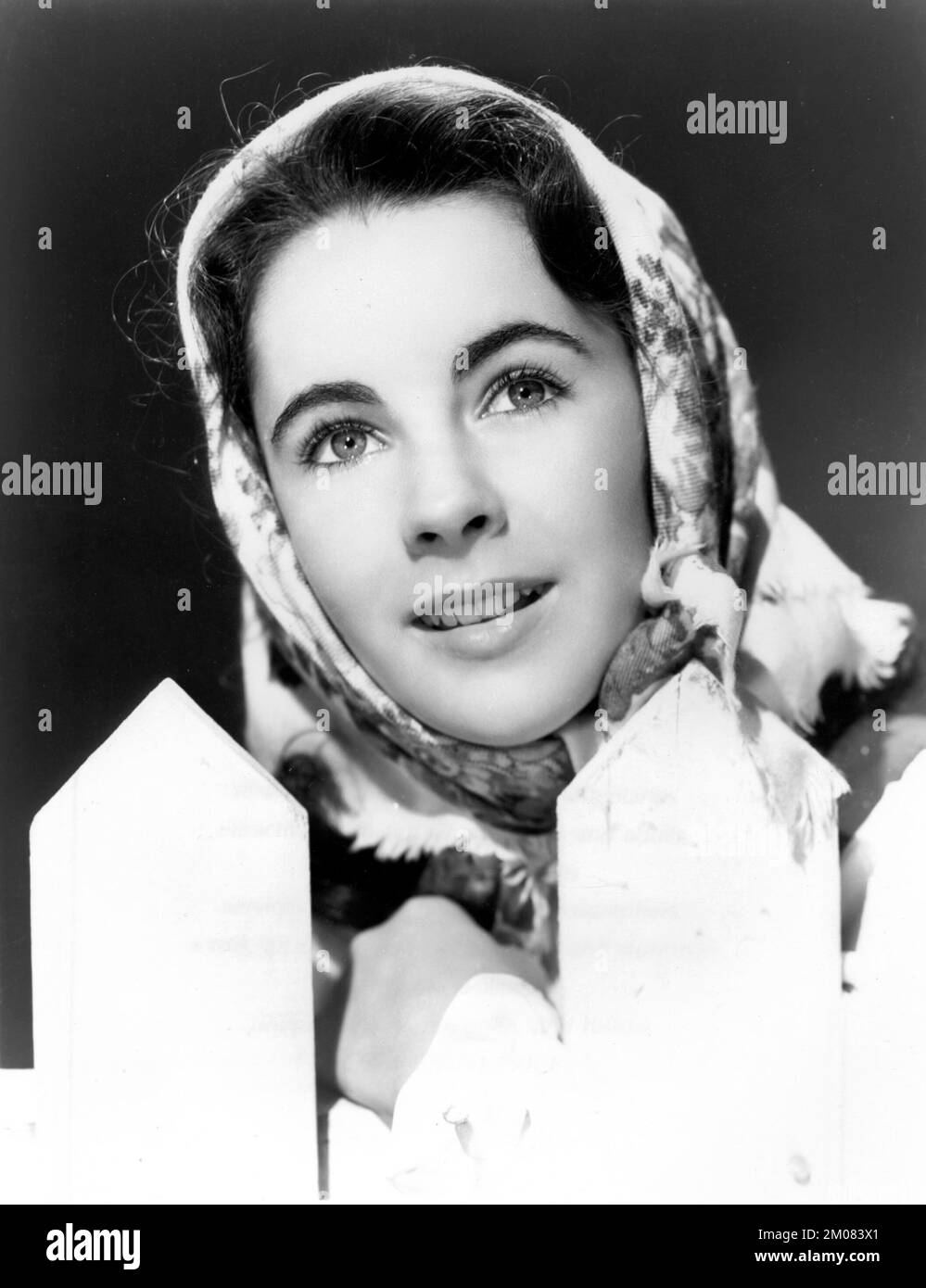 ELIZABETH TAYLOR dans CYNTHIA (1947), dirigée par ROBERT Z. LEONARD. Crédit: M.G.M. / Album Banque D'Images