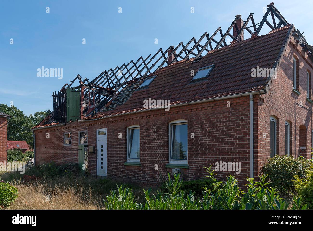 Maison unifamiliale incendiée, Basse-Saxe, Allemagne, Europe Banque D'Images