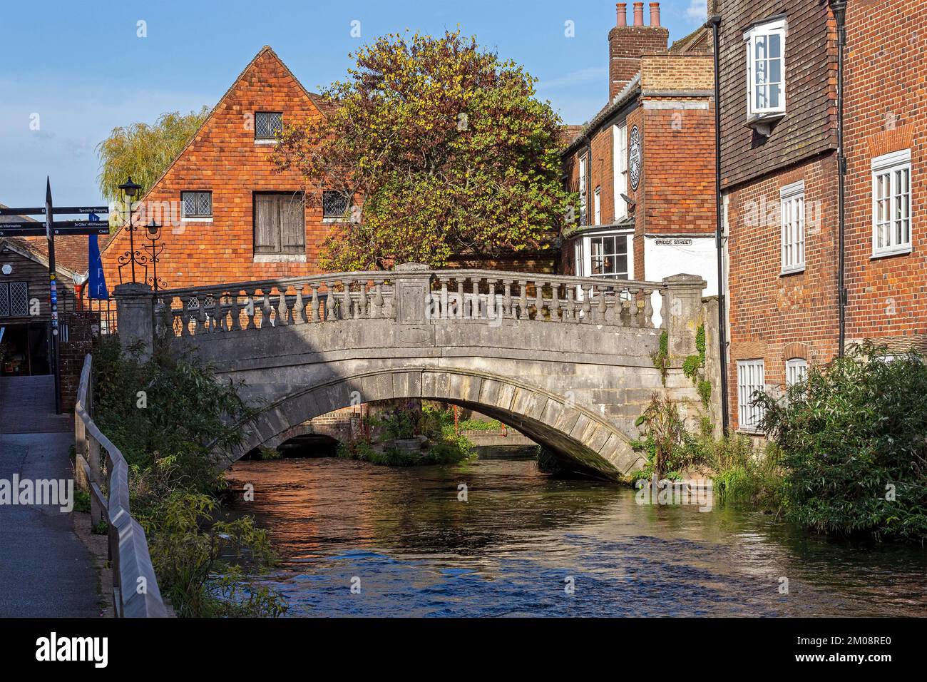 City Bridge, River Itchen, Winchester, Hampshire, Angleterre, Royaume-Uni, Europe Banque D'Images