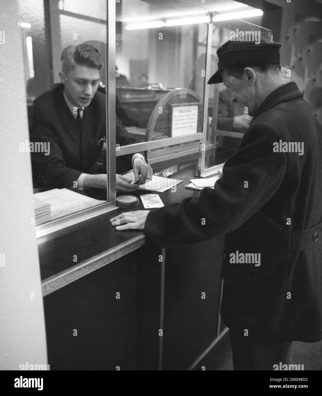 Chômeurs au bureau du travail de Dortmund en 1966, Allemagne, Europe Banque D'Images