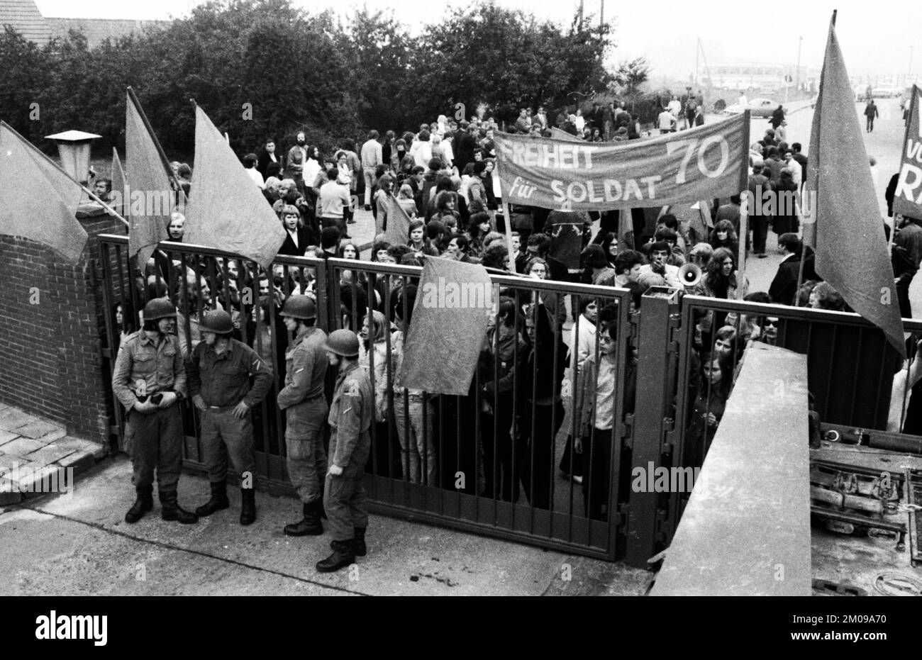 Le congrès de la Jeunesse socialiste allemande des travailleurs (SDAJ), affilié au DKP, le 11.09.1971 à Brême, a été accompagné de manifestations de l'organe de la jeunesse Banque D'Images