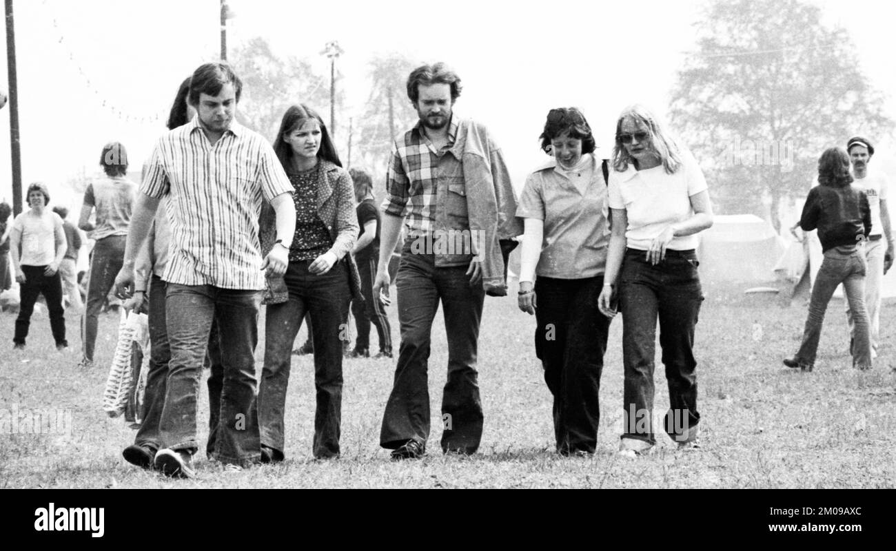 Les camps des organisations d'enfants et de jeunes affiliées au DKP Junge Pioniere et SDAJ à Whitsun 1975 le 17.05.1975 à Schermbeck, Allemagne, Europ Banque D'Images