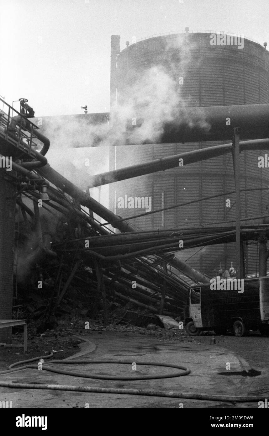 L'usine de cokéfaction de la mine Gneisenau à Dortmund-Oespel a été secouée par une explosion le 17 juillet 1974. Les dommages à la propriété étaient considérables, Ger Banque D'Images