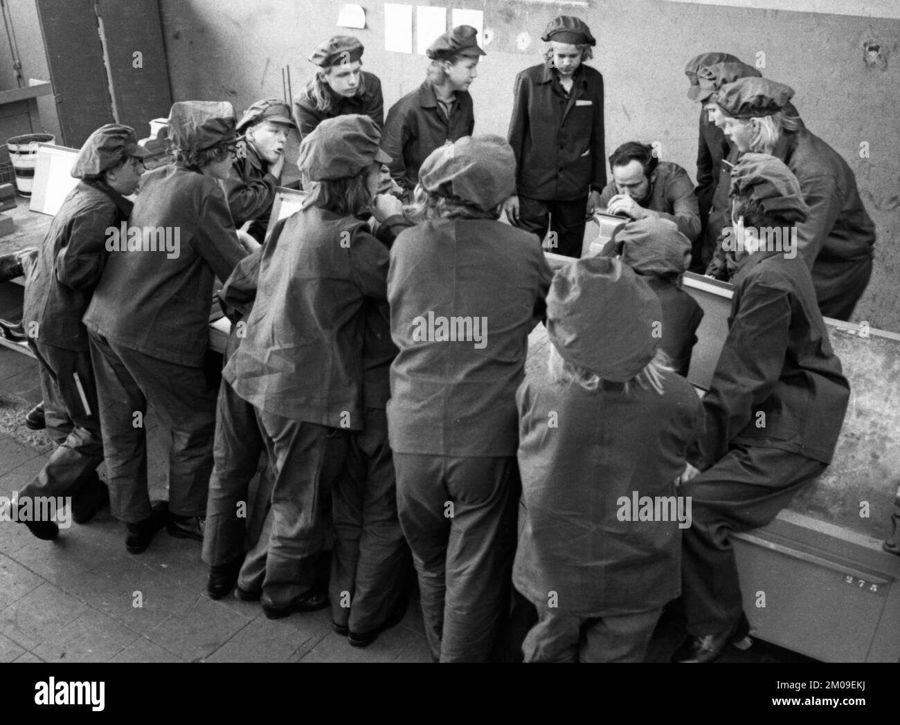 Dans l'atelier de formation de Hoesch AG à Dortmund, ici le 6,8.1974, les apprentis sont formés dans divers métiers, Allemagne, Europe Banque D'Images