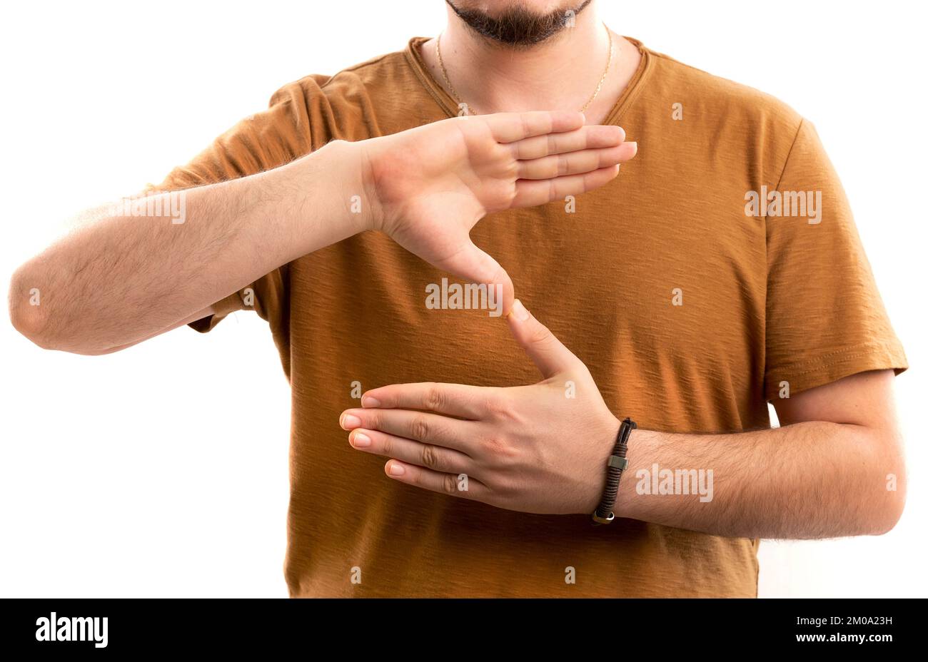 L'homme apprend la langue des signes pour parler. Gestes de main de personnes sourdes. Banque D'Images