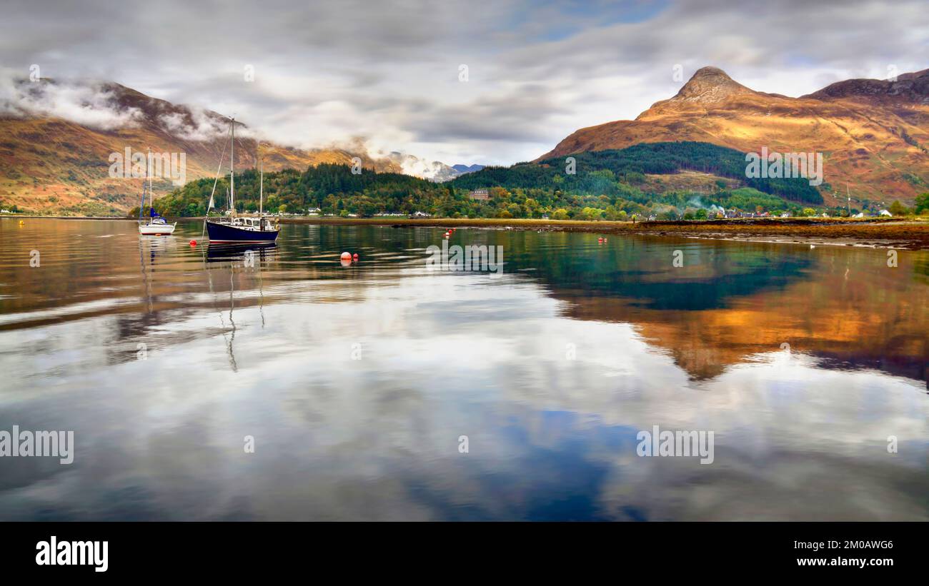 Ballachulish, Loch Leven et Sgorr na Ciche Banque D'Images