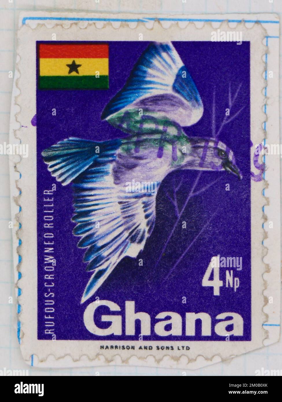 Photo d'un timbre-poste du Ghana oiseau rouleur à couronne Coracias naevia Définitifs 1967-1969 Banque D'Images