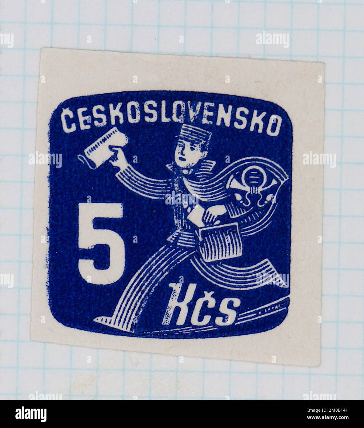 Photo d'un timbre-poste de la Tchécoslovaquie Postman série 1945-1947 Banque D'Images