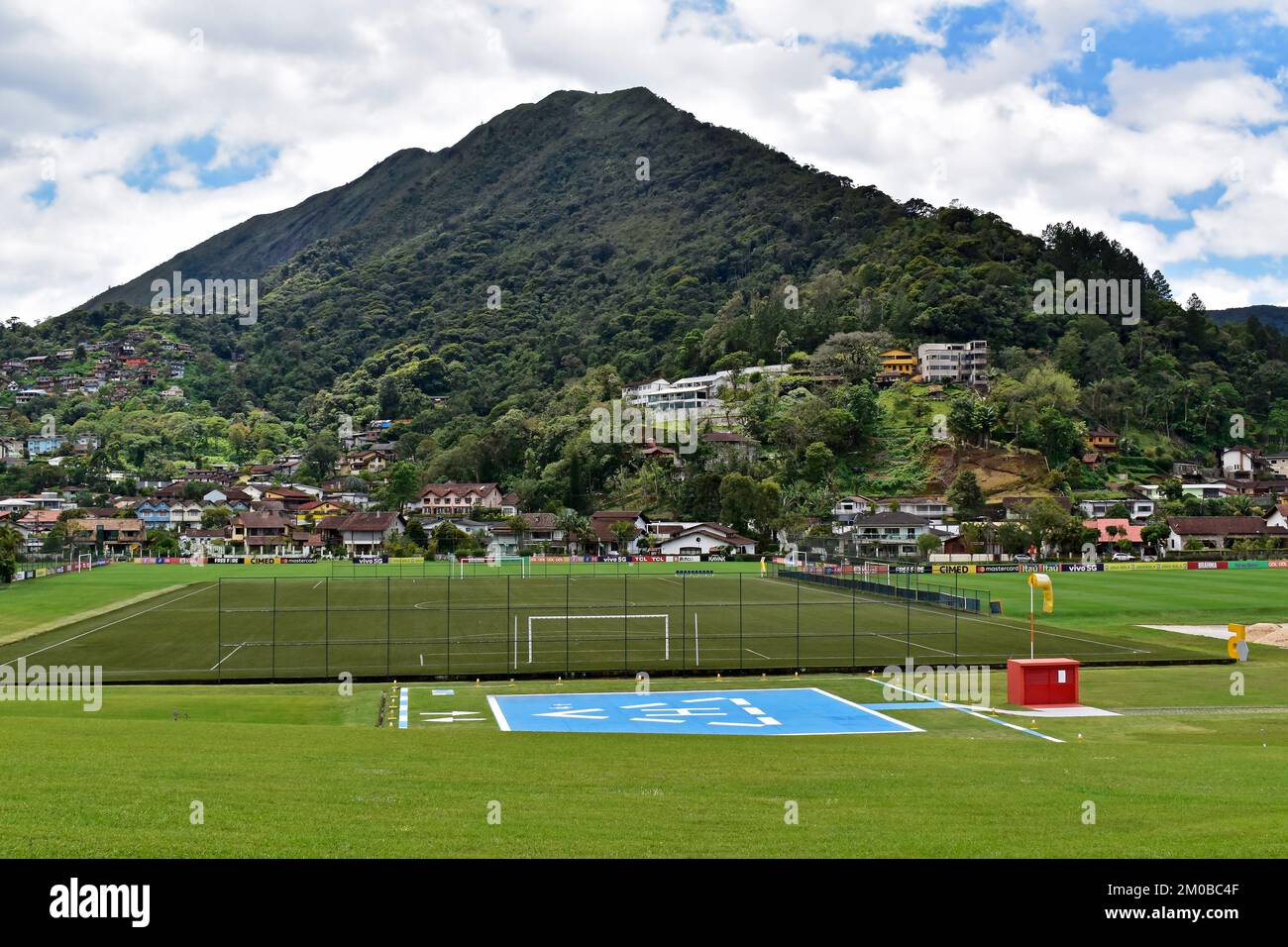 TERESOPOLIS, RIO DE JANEIRO, BRÉSIL - 25 octobre 2022: Héliport sur le centre d'entraînement de l'équipe brésilienne de football Banque D'Images