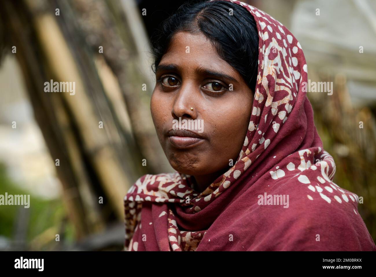 BANGLADESH, District Tangail, Kalihati, portrait de la jeune femme village Bhuiyan Kammakhi Banque D'Images