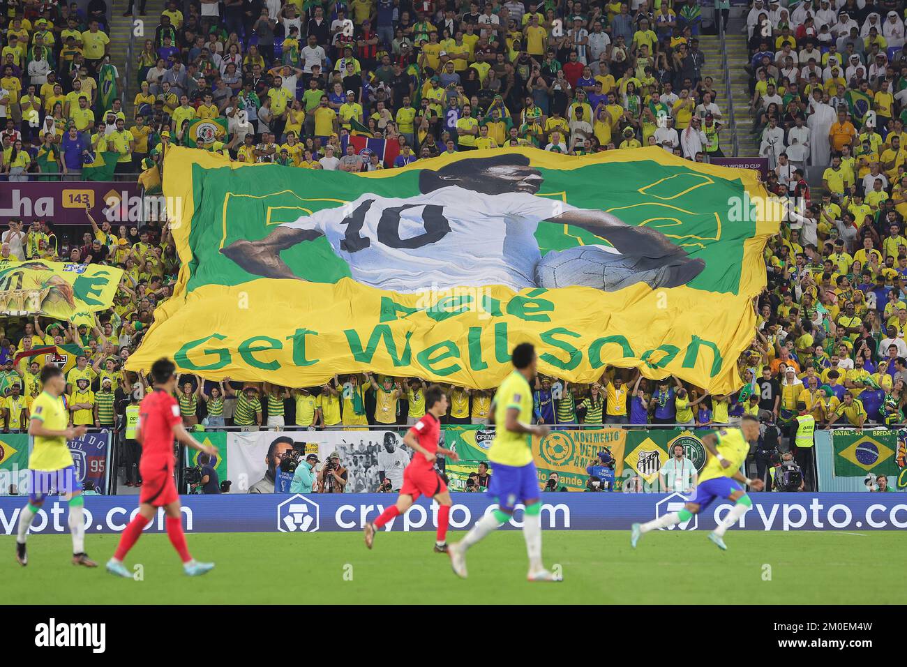 Banner to Pele pendant la coupe du monde de la FIFA 2022, Round of 16 football match entre le Brésil et la République de Corée sur 5 décembre 2022 au stade 974 à Doha, Qatar - photo: Sebastian El-saqqa/DPPI/LiveMedia Banque D'Images