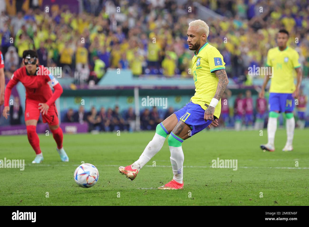 Neymar du Brésil a inscrit le but 2-0 lors de la coupe du monde de la FIFA 2022, Round of 16 match de football entre le Brésil et la République de Corée sur 5 décembre 2022 au stade 974 de Doha, Qatar - photo: Sebastian El-saqqa/DPPI/LiveMedia Banque D'Images