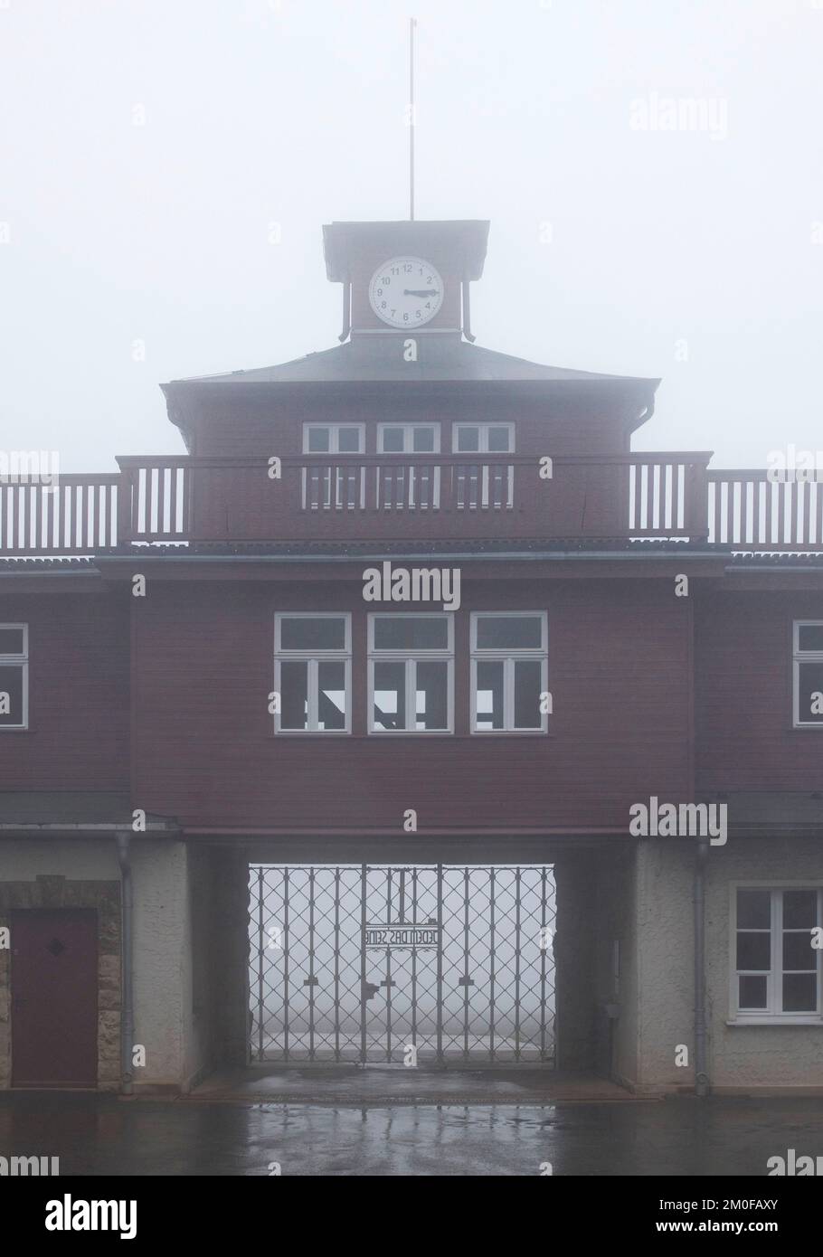 porte d'entrée dans le camp de concentration nazi, aujourd'hui mémorial du camp de concentration, Allemagne, Thueringen, Weimar Banque D'Images