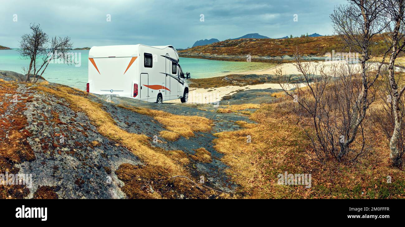 Une caravane ou une maison mobile en face du bord de mer Banque D'Images