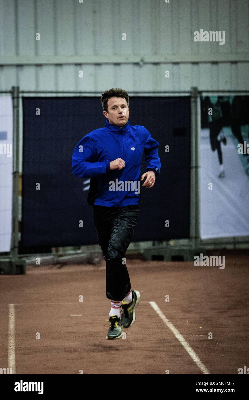 Le Prince héritier Frederik a participé 07-02-2013 à la course de cinq kilomètres de long au parc du Palais Marselisborg pour soutenir la collection « Donnez vos jambes à l'Afrique ». Des associations de gymnastique à travers le Danemark ont organisé des courses au cours de la semaine 6. (Mikkel Berg Pedersen / POLFOTO) Banque D'Images